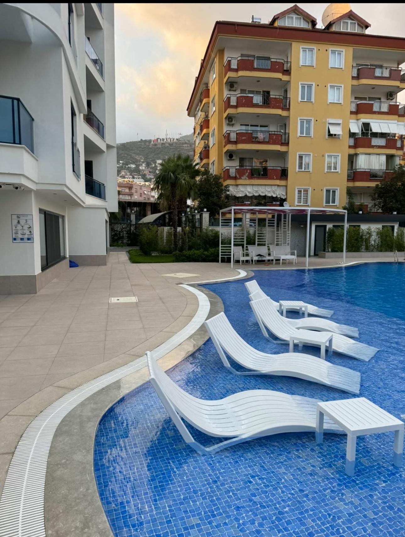 Best Home Apartment *